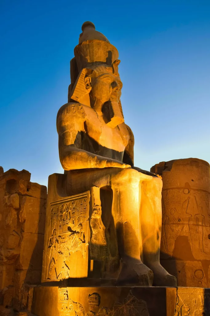 Temple de Louxor de nuit, Égypte