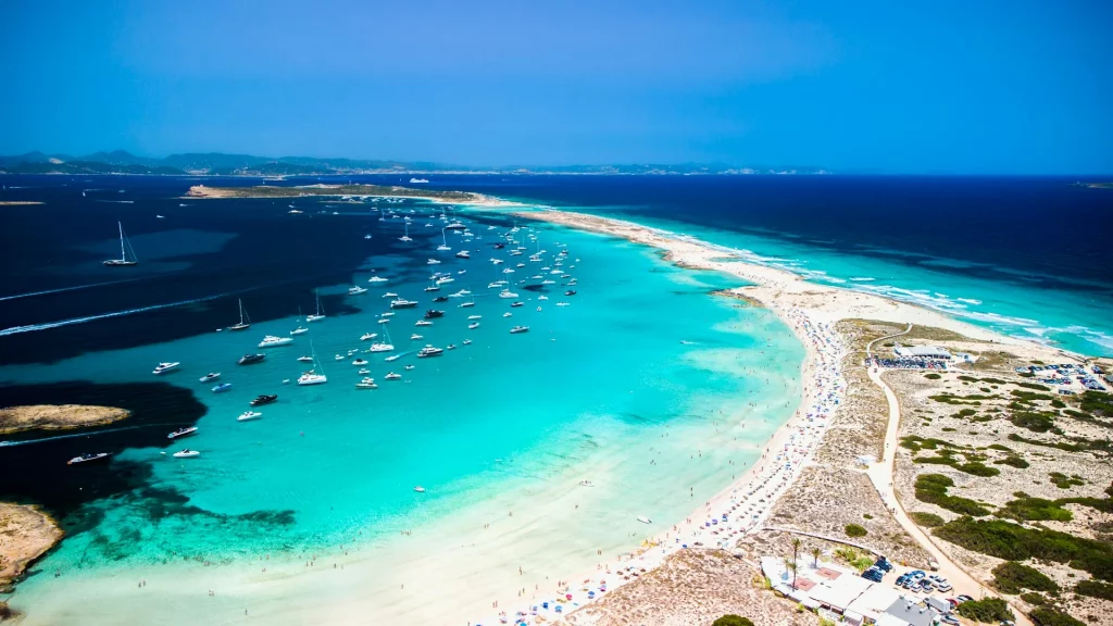 Vue aérienne de la plage de l’île de Formentera, près d’Ibiza