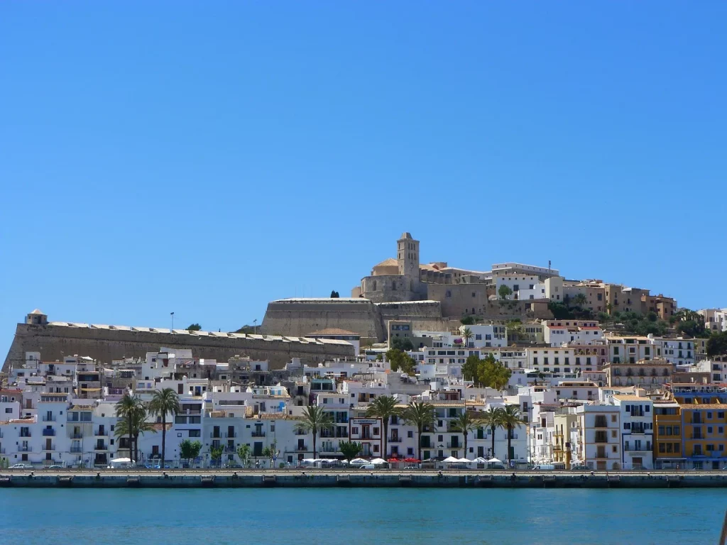 Vue sur Dalt Vila, la vieille ville d’Ibiza